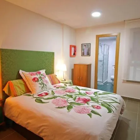 Sleeps 5 With Pool Air Con And Wifi *