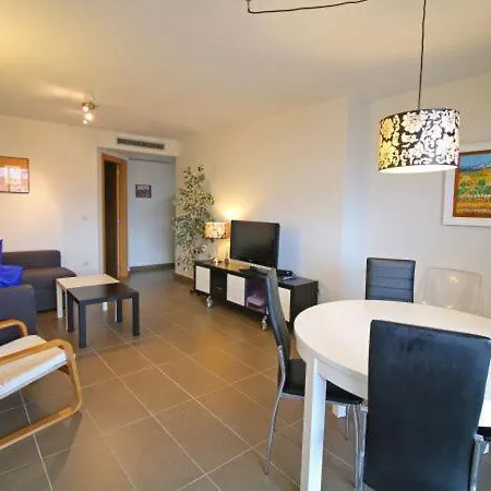 Sleeps 5 With Pool Air Con And Wifi *